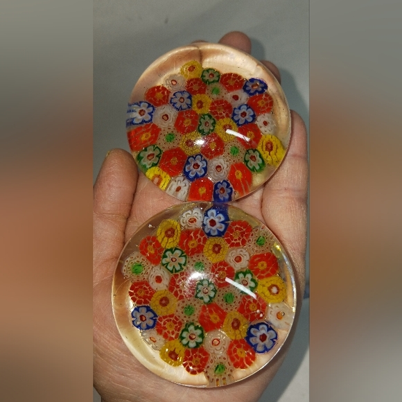 Set of 2 Paperweights Millefiori, Floral Millefiori Paperweights China - Picture 3 of 6